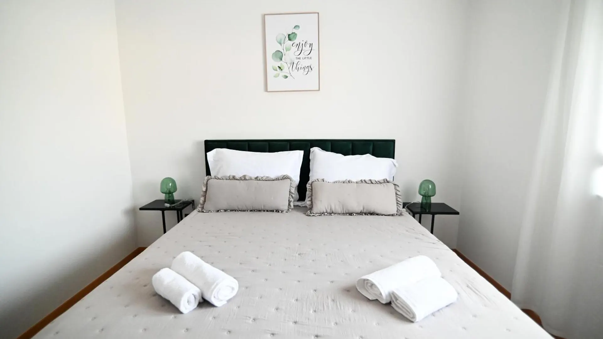 Four Oaks Holiday House Murvica  빌라